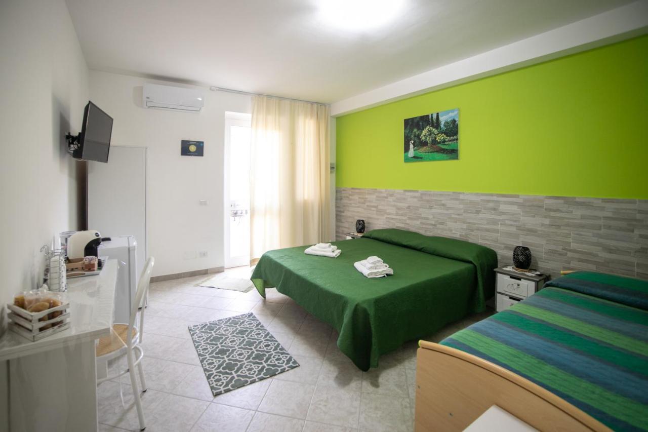 Royal Rooms Terracina Εξωτερικό φωτογραφία